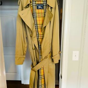 Men’s Burberry Raincoat